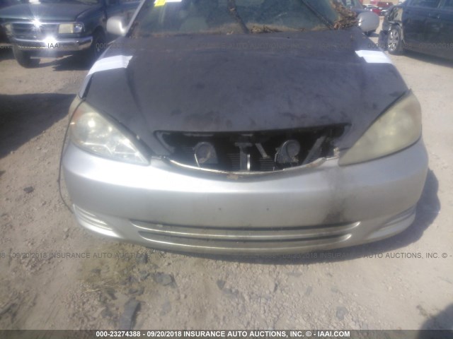 4T1BE32KX3U772850 - 2003 TOYOTA CAMRY LE/XLE/SE Күміс фото 6