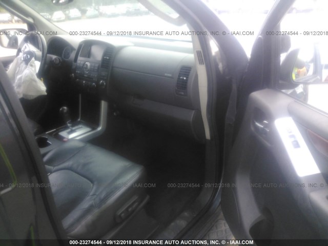 5N1AR1NN9AC605361 - 2010 NISSAN PATHFINDER S/LE/SE GRAY photo 5