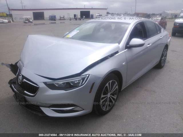 W04GP6SX6J1158517 - 2018 BUICK REGAL ESSENCE SILVER photo 2