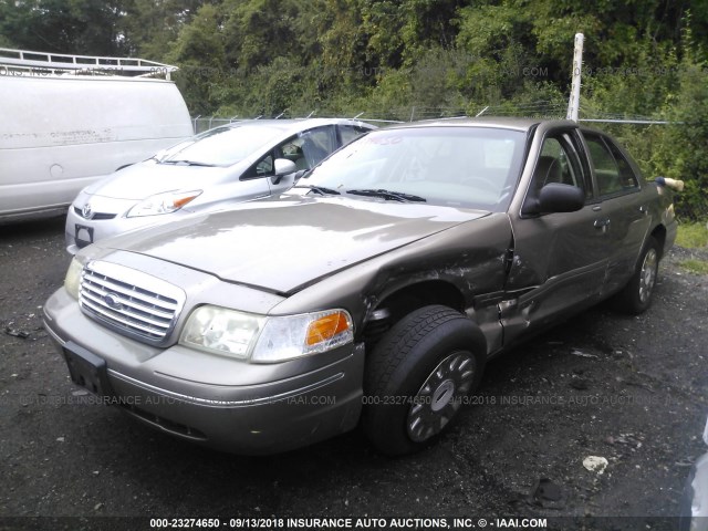 2FAFP73WX3X180551 - 2003 FORD CROWN VICTORIA  BROWN photo 2