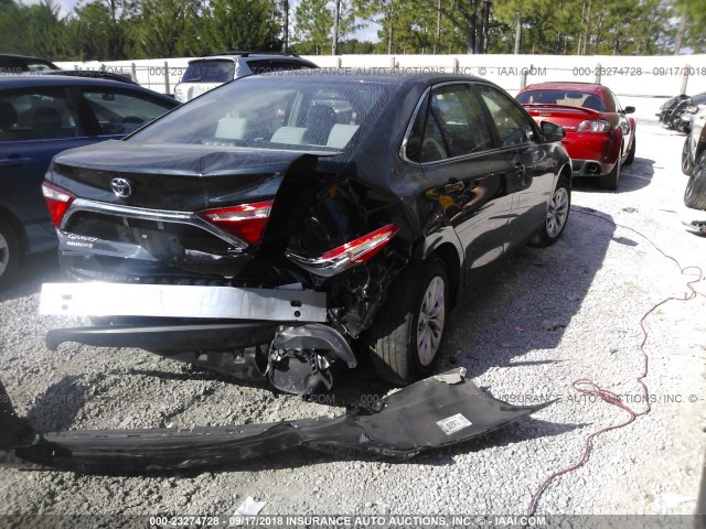 4T1BF1FK3HU652164 - 2017 TOYOTA CAMRY LE/XLE/SE/XSE 蓝色 照片 4