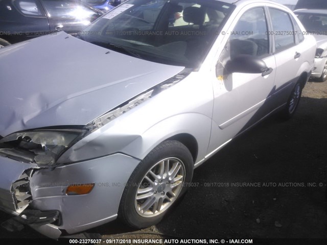 1FAFP34N77W250314 - 2007 FORD FOCUS ZX4/S/SE/SES 银色 照片 2
