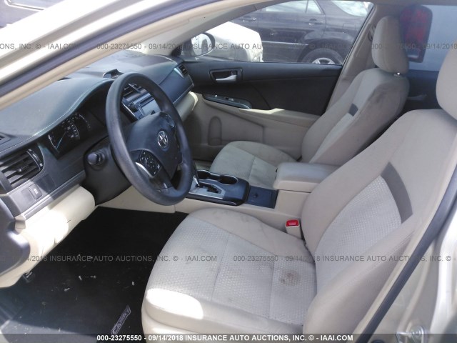 4T4BF1FK4ER370844 - 2014 TOYOTA CAMRY L/SE/LE/XLE Qızıl foto 5