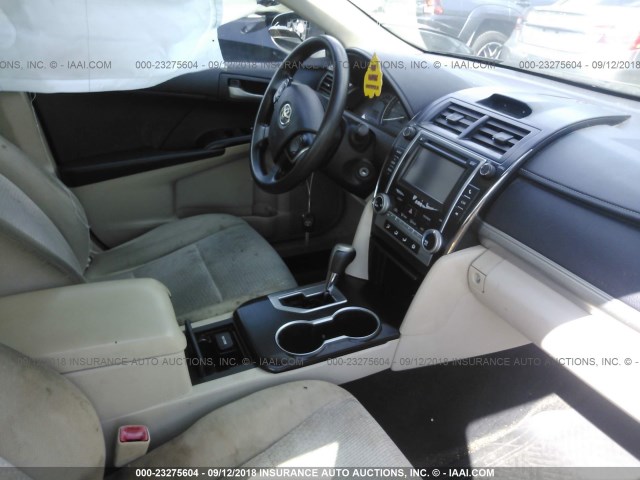 4T4BF1FK6CR242747 - 2012 TOYOTA CAMRY SE/LE/XLE BLACK photo 5