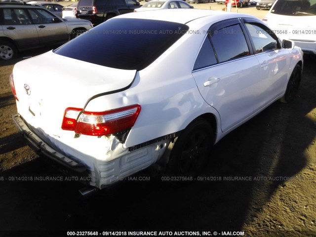 4T4BE46K08R028493 - 2008 TOYOTA CAMRY CE/LE/XLE/SE WHITE photo 4