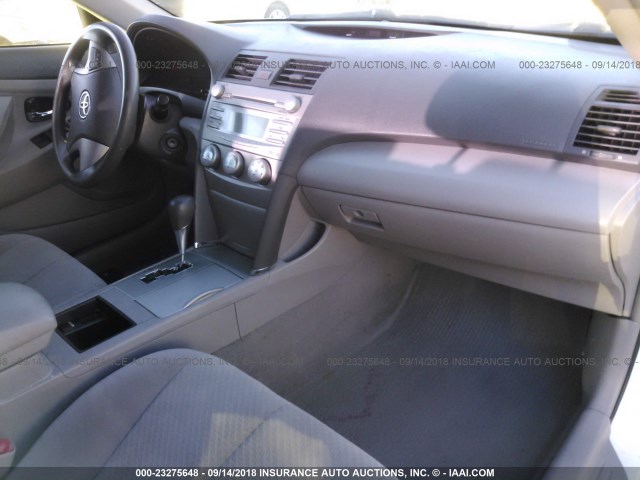 4T4BE46K08R028493 - 2008 TOYOTA CAMRY CE/LE/XLE/SE WHITE photo 5