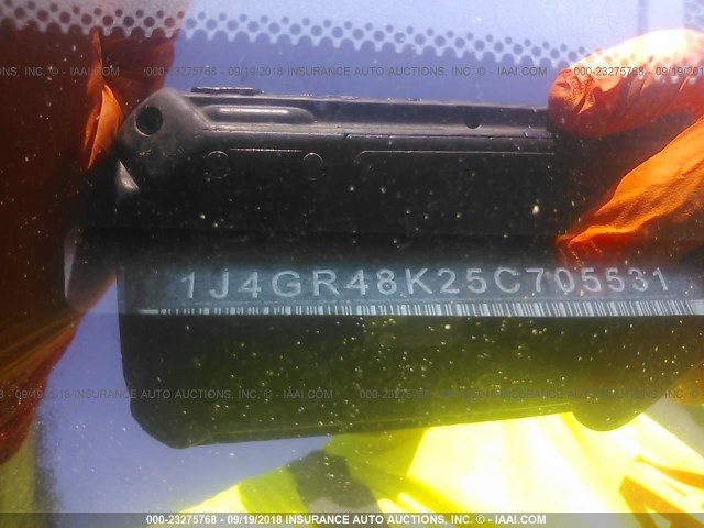 1J4GR48K25C705531 - 2005 JEEP GRAND CHEROKEE LAREDO/COLUMBIA/FREEDOM 银色 照片 9