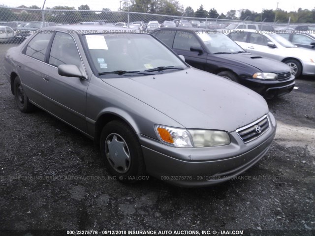 4T1BG22K9YU688367 - 2000 TOYOTA CAMRY CE/LE/XLE 银色 照片 1