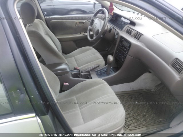 4T1BG22K9YU688367 - 2000 TOYOTA CAMRY CE/LE/XLE 银色 照片 5