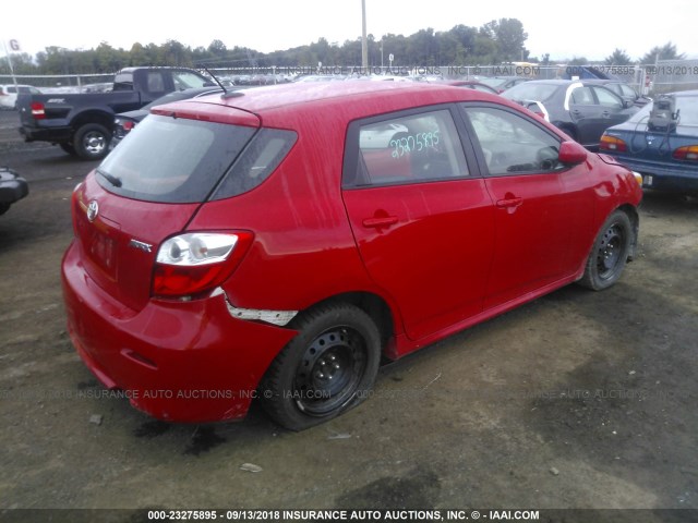 2T1KU4EEXBC574820 - 2011 TOYOTA COROLLA MATRIX  RED photo 4