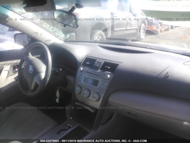 4T4BE46K89R092105 - 2009 TOYOTA CAMRY SE/LE/XLE 灰色 照片 5