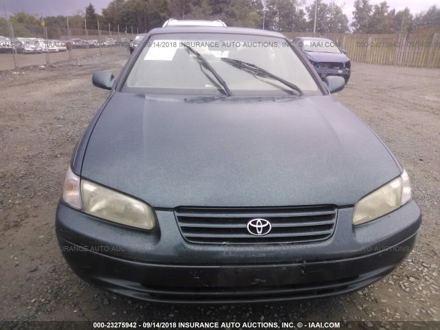 JT2BG22K6W0215611 - 1998 TOYOTA CAMRY CE/LE/XLE 绿色 照片 6