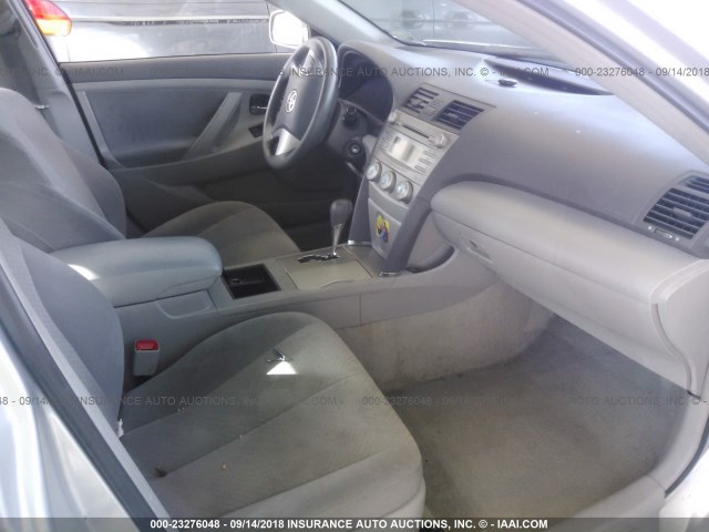 4T1BE46KX9U345189 - 2009 TOYOTA CAMRY SE/LE/XLE 银色 照片 5