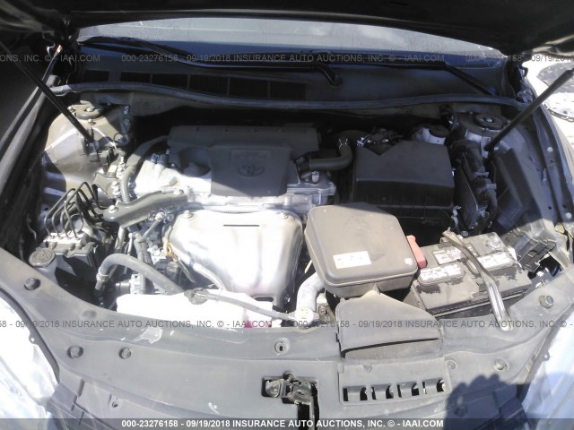 4T1BF1FK7HU409988 - 2017 TOYOTA CAMRY LE/XLE/SE/XSE 棕色 照片 10