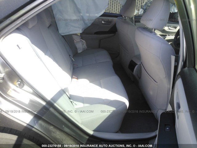 4T1BF1FK7HU409988 - 2017 TOYOTA CAMRY LE/XLE/SE/XSE 棕色 照片 8