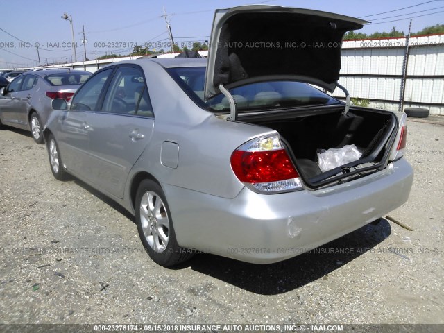 4T1BF30K56U114812 - 2006 TOYOTA CAMRY LE/XLE/SE Күміс фото 3