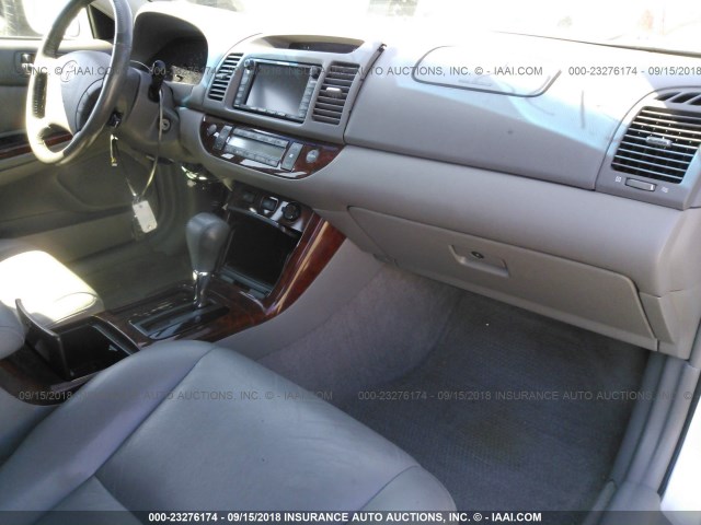 4T1BF30K56U114812 - 2006 TOYOTA CAMRY LE/XLE/SE Күміс фото 5