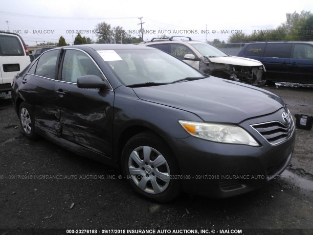 4T1BF3EK1BU200363 - 2011 TOYOTA CAMRY SE/LE/XLE GRAY photo 1