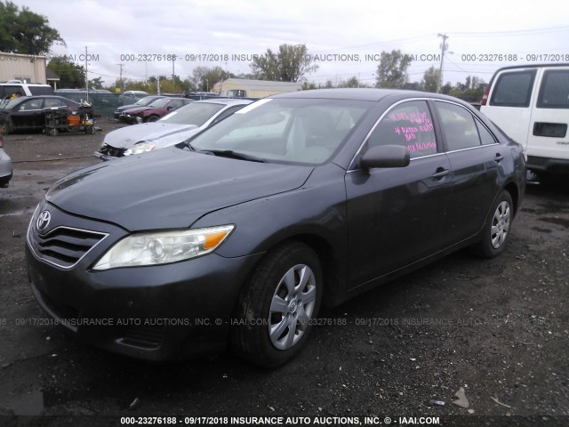 4T1BF3EK1BU200363 - 2011 TOYOTA CAMRY SE/LE/XLE 灰色 照片 2