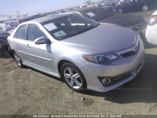 4T1BF1FK7EU341185 - 2014 TOYOTA CAMRY L/SE/LE/XLE Gümüş foto 1
