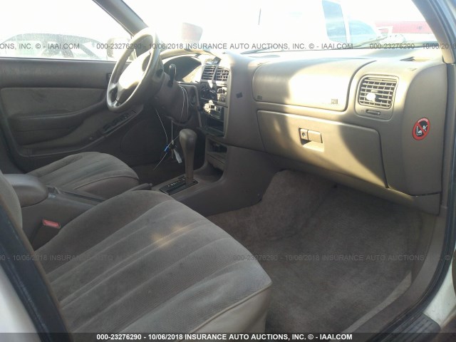 JT2BG12K7T0400952 - 1996 TOYOTA CAMRY DX/LE/XLE WHITE photo 5