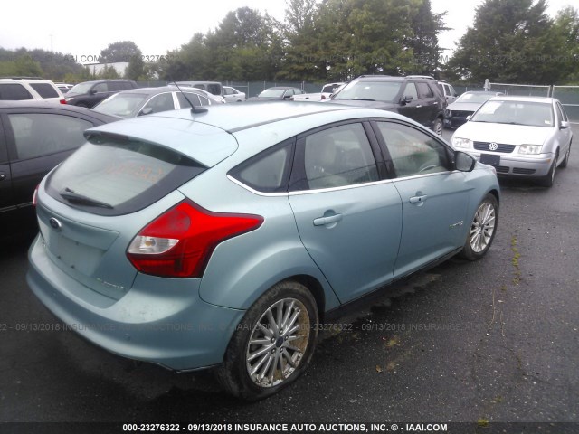 1FAHP3R43CL442219 - 2012 FORD FOCUS BEV Light Blue photo 4