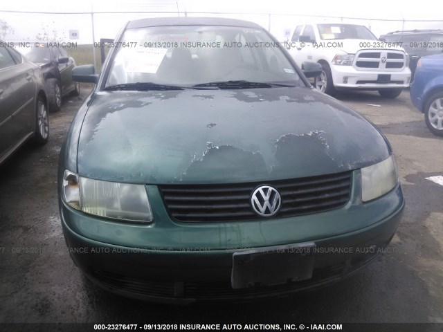 WVWAH63B01P013966 - 2001 VOLKSWAGEN PASSAT GLS GREEN photo 6