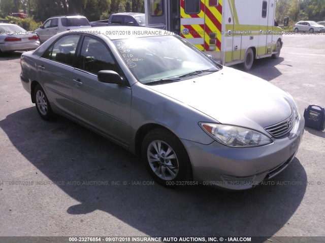 4T1BF32KX5U617750 - 2005 TOYOTA CAMRY LE/XLE/SE 银色 照片 1
