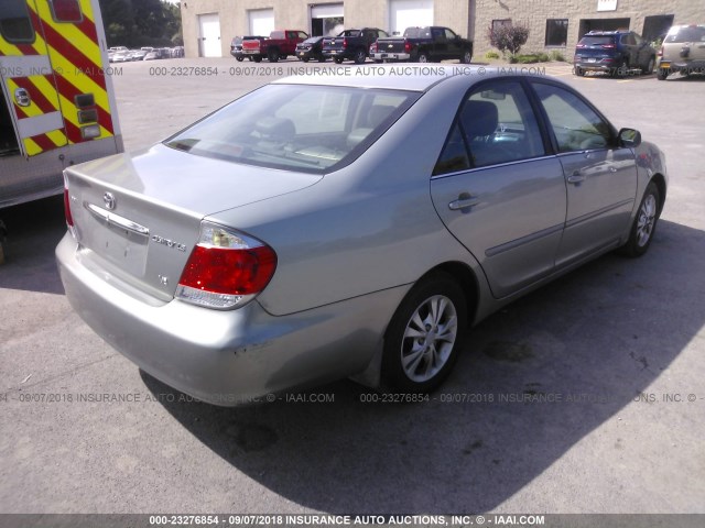 4T1BF32KX5U617750 - 2005 TOYOTA CAMRY LE/XLE/SE 银色 照片 4
