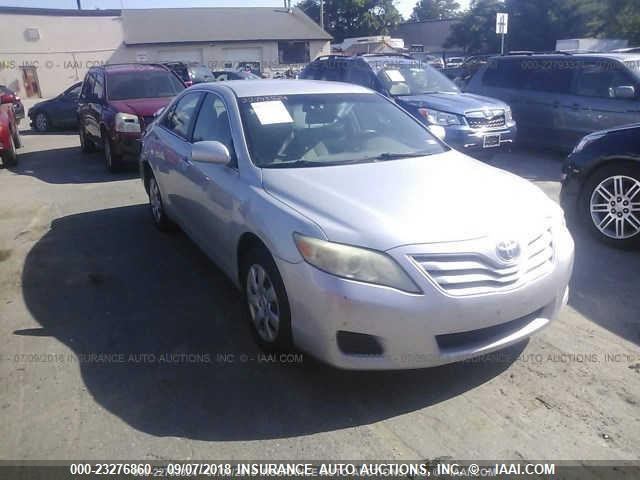 4T1BF3EK4AU560970 - 2010 TOYOTA CAMRY SE/LE/XLE ვერცხლისფერი ფოტო 1