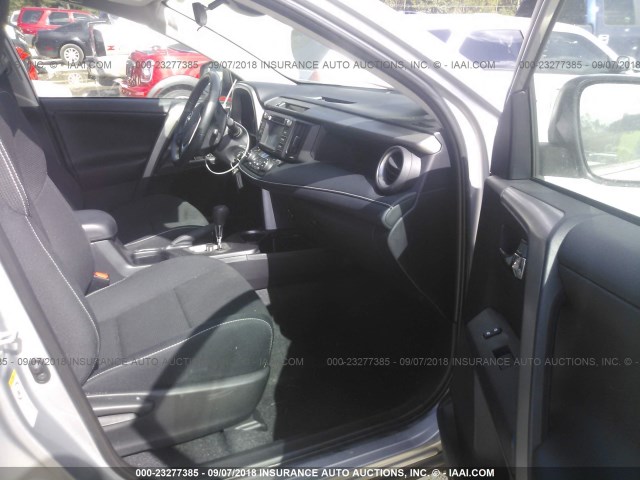 2T3WFREV1JW447807 - 2018 TOYOTA RAV4 ADVENTURE/XLE 银色 照片 5