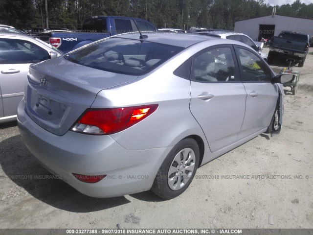 KMHCT4AE5HU288491 - 2017 HYUNDAI ACCENT SE SILVER photo 4