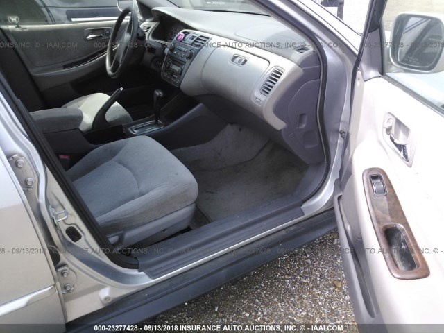 JHMCG56752C006323 - 2002 HONDA ACCORD SE SILVER photo 5