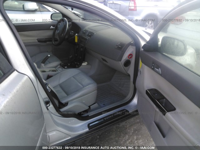 YV1MS382172251525 - 2007 VOLVO S40 2.4I SILVER photo 5