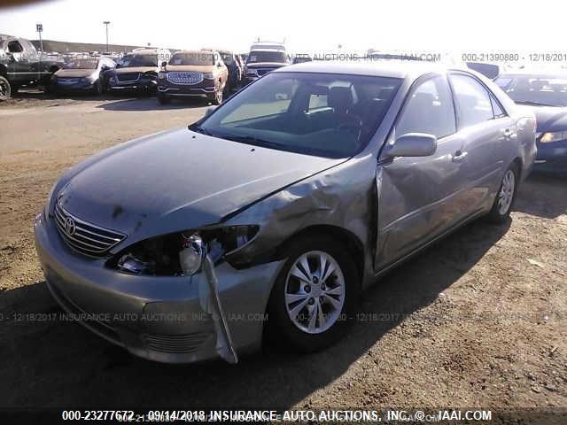 4T1BF30K45U608979 - 2005 TOYOTA CAMRY LE/XLE/SE BROWN photo 2