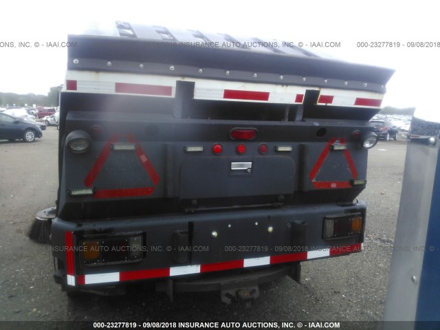 J8DE5B14847901259 - 2004 GMC 5500 W55042 WHITE photo 8