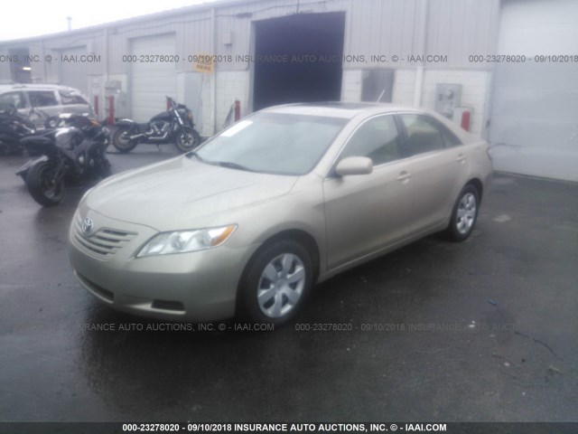 4T1BE46K57U537780 - 2007 TOYOTA CAMRY NEW GENERAT CE/LE/XLE/SE Champagne photo 2