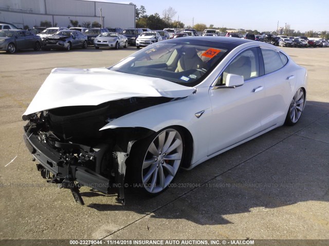 5YJSA1E42GF172338 - 2016 TESLA MODEL S WHITE photo 2