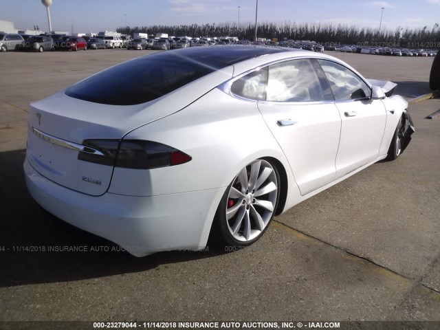 5YJSA1E42GF172338 - 2016 TESLA MODEL S WHITE photo 4