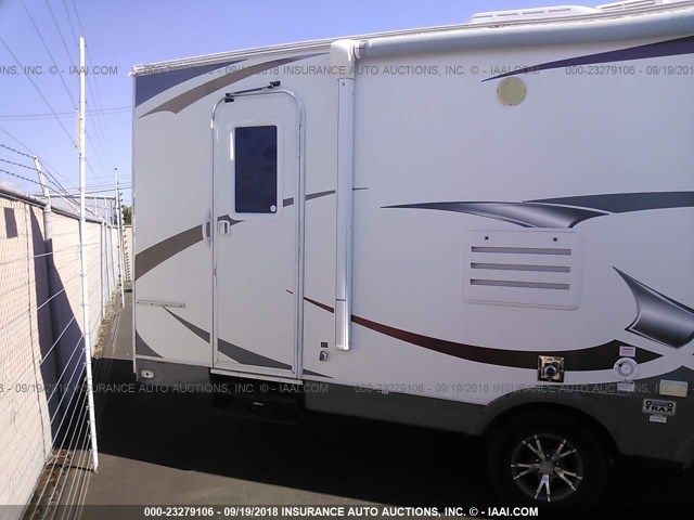 5SFNB3127DE251864 - 2013 HEARTLAND NORTH TRAIL  白色 照片 4