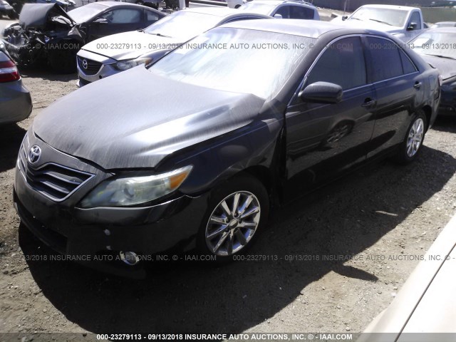 4T1BF3EK5AU512622 - 2010 TOYOTA CAMRY SE/LE/XLE შავი ფოტო 2