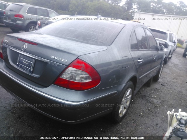 WDBUF22X68B303501 - 2008 MERCEDES-BENZ E 320 CDI GRAY photo 4