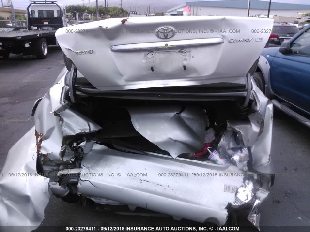 JTDBE32K720115157 - 2002 TOYOTA CAMRY LE/XLE/SE Күміс фото 6