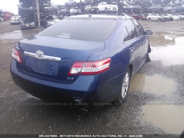 4T1BF3EKXBU694724 - 2011 TOYOTA CAMRY SE/LE/XLE ლურჯი ფოტო 4