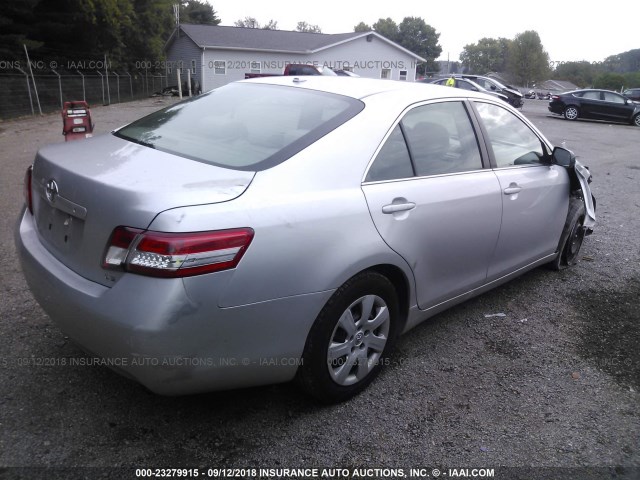 4T1BF3EK3BU775077 - 2011 TOYOTA CAMRY SE/LE/XLE 银色 照片 4