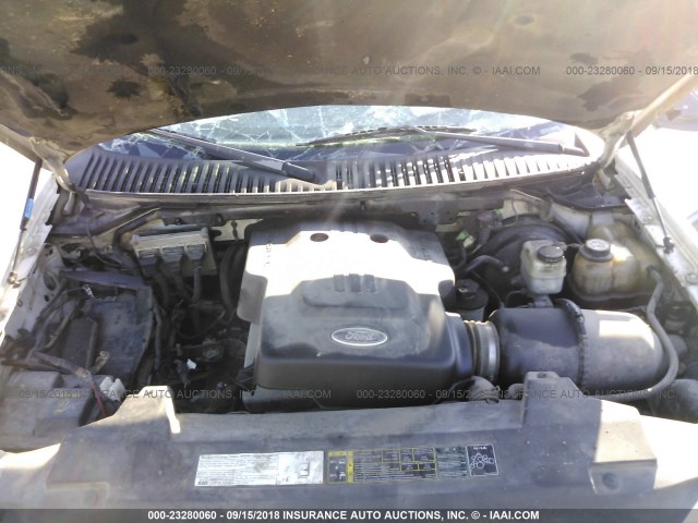 1FMRU15W53LC51562 - 2003 FORD EXPEDITION XLT WHITE photo 10