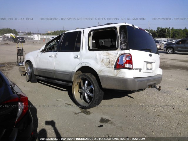 1FMRU15W53LC51562 - 2003 FORD EXPEDITION XLT WHITE photo 3