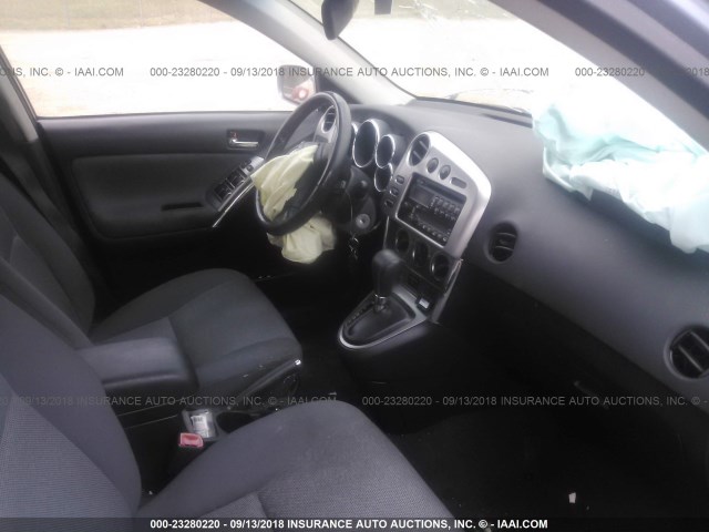 2T1KR32E34C212590 - 2004 TOYOTA COROLLA MATRIX XR BLUE photo 5