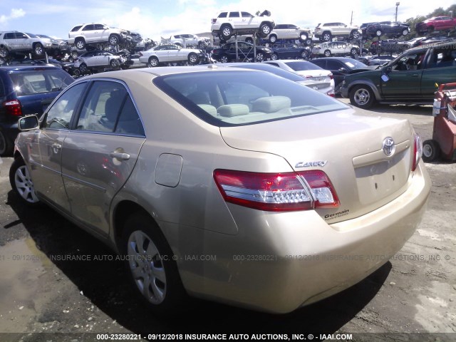 4T1BF3EK2BU672300 - 2011 TOYOTA CAMRY SE/LE/XLE GOLD photo 3