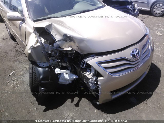 4T1BF3EK2BU672300 - 2011 TOYOTA CAMRY SE/LE/XLE 金色 照片 6